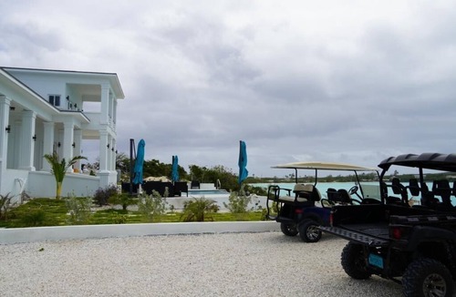 Out Islands House | Beautiful modern Harbour house with amazing Sunset Views !