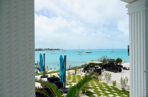 Out Islands House | Beautiful modern Harbour house with amazing Sunset Views !