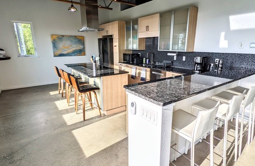 Chugiak Villa | Beautiful Modern Loft | Denali Views, Pool Table, Roof Deck, Firepit