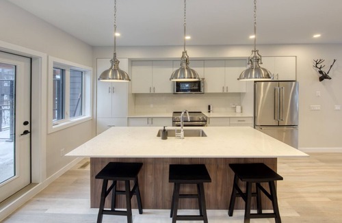 Panorama House | Beautiful, modern Slopeside 5 bedroom townhome