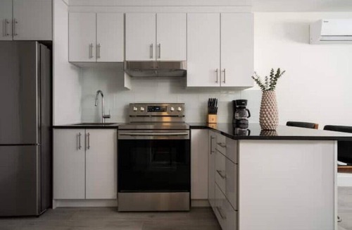 Milton Park Apartment | Beautiful Modern Studio - Le Plateau