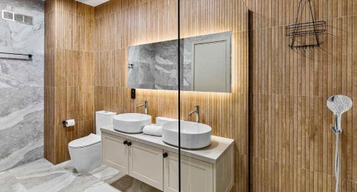 Aphrodite Hills Villa | Beautiful, Modern villa IZ01 with Private Garden and Hot Tub on Aphrodite Hills