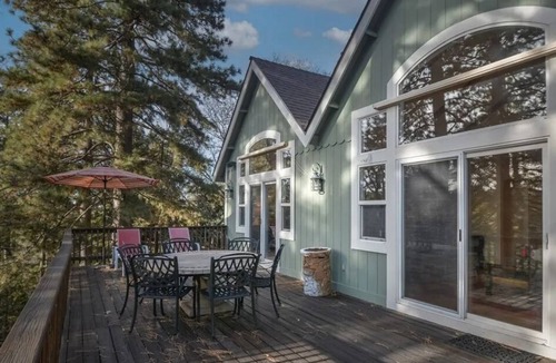 Blue Jay Ski Chalet | Beautiful mountain chalet! Close to Arrowhead village and the lake.