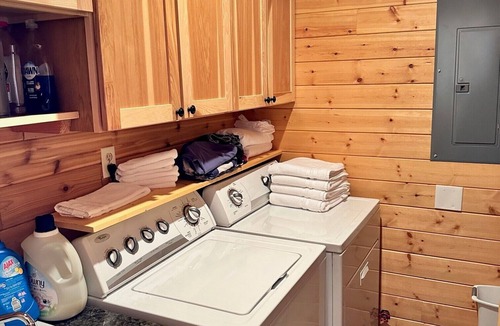 Packwood Cabin | Beautiful mountain cabin on creek - 2.9 miles from town