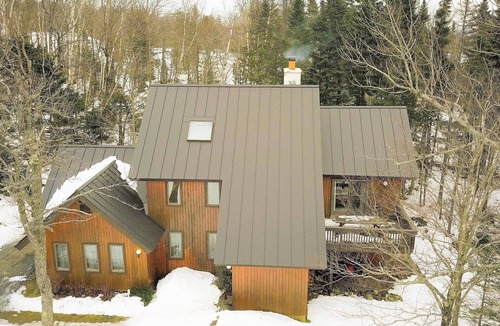 Bromley Mountain House | Beautiful Mountain Getaway - Last Minute Booking Promos! Minutes from Manchester