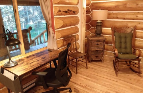 Cimarron Cabin | BEAUTIFUL MOUNTAIN LOG CABIN PETS ALLOWED