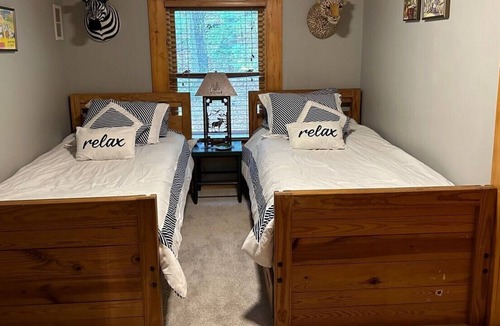 Sapphire Cabin | Beautiful Mountain Log Cabin
