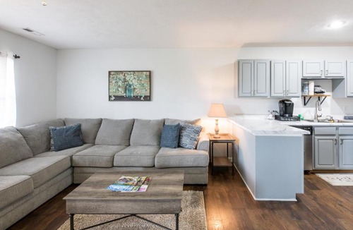 Kodak Apartment | Beautiful Mountain View Place w Exclusive Hot Tub