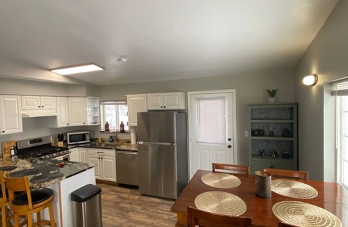 Eagle River House | Beautiful Mountainside Escape
