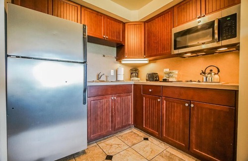 Ocean Drive Apartment | Beautiful Narragansett Bay - Oceancliff I&II Suites on the Bay