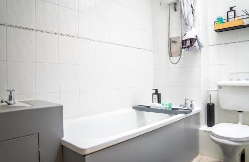 Sutton Central Apartment | Beautiful new build studio in London