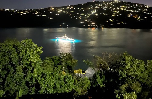 Peterborg Cottage | Beautiful New Construction Cottage overseeing Megans Bay.
