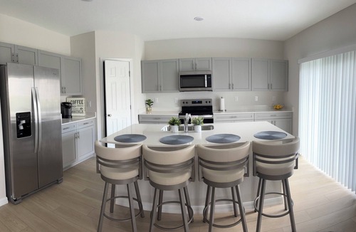 Haines City House | Beautiful new spacious 2 story 5 bed 3 bath home in Haines City, Sleeps 12