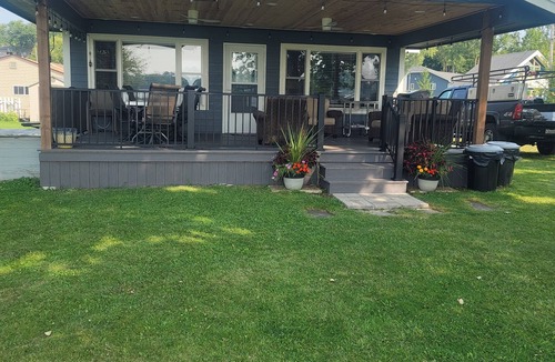 Hingham House | Beautiful new year round Lake home on Long Lake in Kettle Moraine State forest