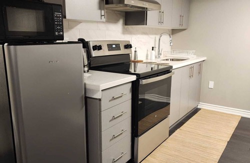 Milton Apartment | Beautiful newly constructed 1 bedroom apartment with seperate entrance