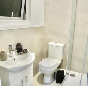 Hendon Apartment | Beautiful NW4 Studio - Professional Market - Own Entry