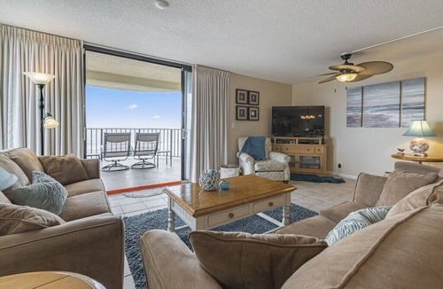 Crescent Beach Condo | Beautiful Ocean Front 3 Bedroom!