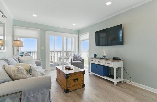 Myrtle Beach Condo | Beautiful oceanfront condo with stunning views located on popular Shore Drive! P