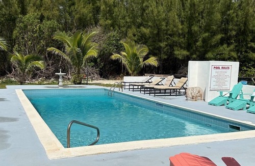 Bahamas Terrace House | Beautiful oceanfront townhome just steps from the beach