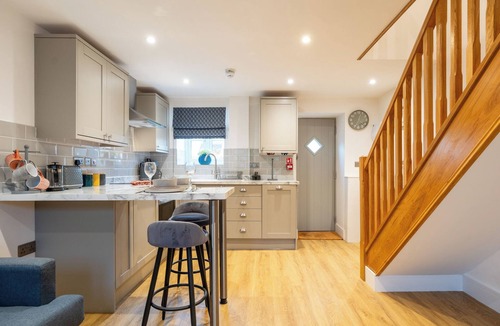 Ampney Crucis House | Beautiful One BR Cottage in Cerney Wick