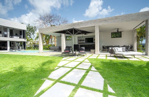 Weston Villa | Beautiful Onyx Luxury villa