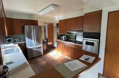 Washington House | Beautiful park-like setting 2 BR sleeps 8