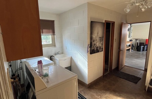 Washington House | Beautiful park-like setting 2 BR sleeps 8