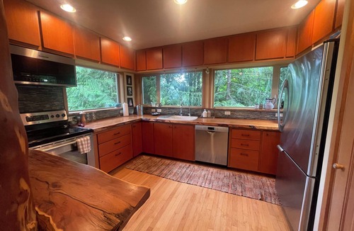 Arlington Cabin | Beautiful, peaceful mountain view cabin.