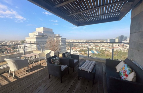 Ra'ananna Apartment | Beautiful Penthouse in Raanana with Stunning View