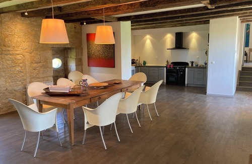 Granges-dAns House | Beautiful Perigordian Falconry with private pool set among mature trees and lawn