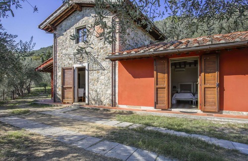 Pieve a Nievole Villa | Beautiful private villa with hot tub, A/C, WIFI, private pool, TV, patio and pets allowed