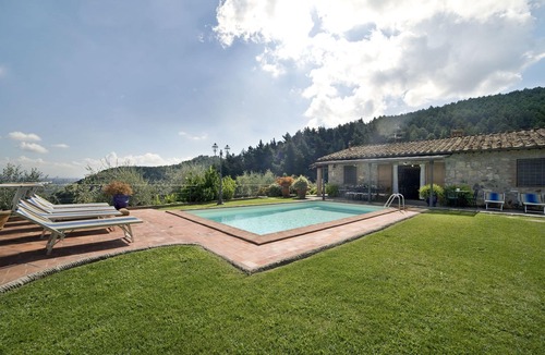 SantʼAndrea di Compito Villa | Beautiful private villa with A/C, WIFI, private pool, TV, terrace and panoramic view, close to L.