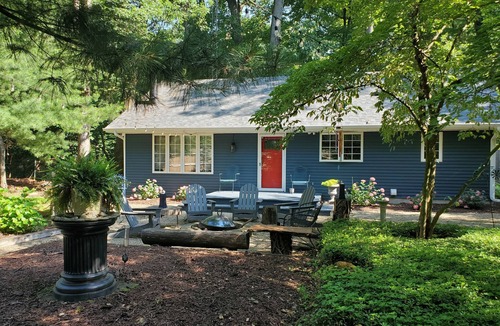 Grand Beach Cottage | Beautiful Private Cottage, Sleeps 6, Walk to Beach