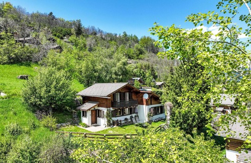 Nendaz House | Beautiful private villa for 6 people with WIFI, TV, balcony and pets allowed