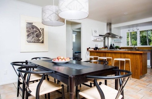 Arorangi House | Beautiful private home close to stunning lagoon