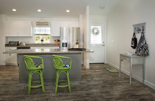 Englewood East House | Beautiful private & immaculate- Sunny-Side-Up cottage 4.7 mi to Englwood beach