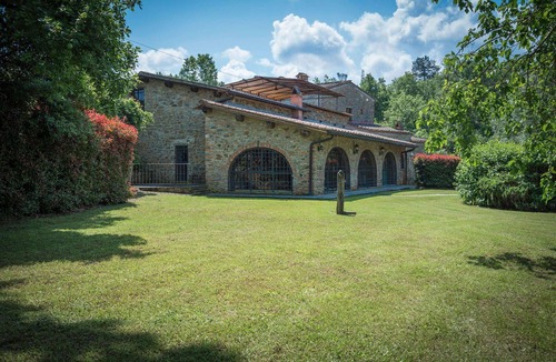 Bucine Villa | Beautiful private villa with WIFI, private pool, veranda, pets allowed and panoramic view