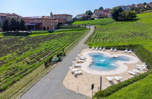 Cossombrato Villa | Beautiful private villa with WIFI, hot tub, A/C, private pool, TV, terrace and panoramic view