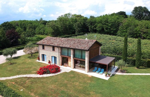 Venegazzu Villa | Beautiful private villa with A/C, sauna, WIFI, hot tub, private pool, TV and pets allowed