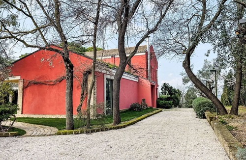 Spoltore Villa | Beautiful private villa with A/C, WIFI, private pool, TV, patio, pets allowed and panoramic view