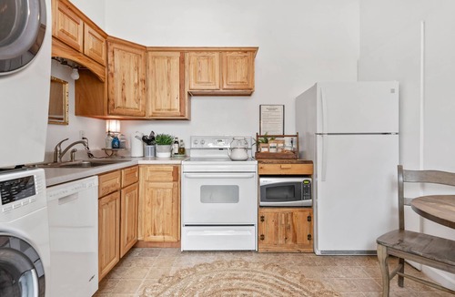 North Spokane House | Beautiful & Private North Spokane Home - King Bed