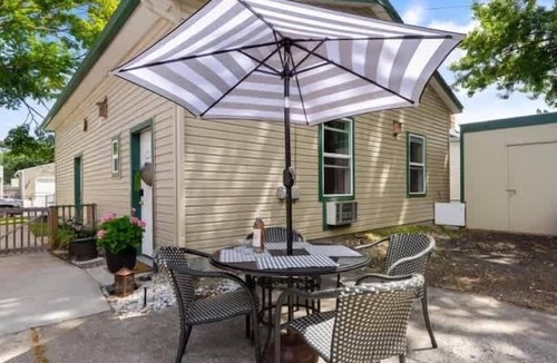 North Spokane House | Beautiful & Private North Spokane Home - King Bed