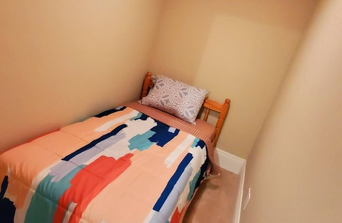 Brampton House | BEAUTIFUL PRIVATE ONE BEDROOM APARTMENT ON AIRPORT ROAD!