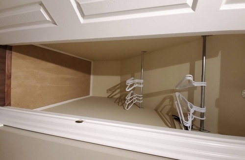 Brampton House | BEAUTIFUL PRIVATE ONE BEDROOM APARTMENT ON AIRPORT ROAD!
