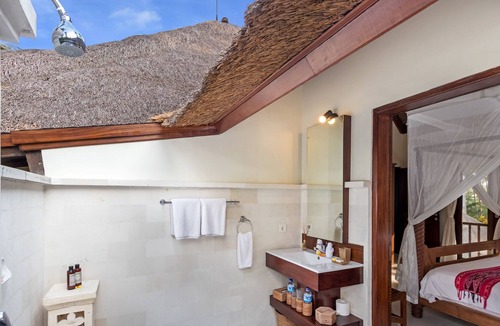 Candi Dasa Villa | Beautiful Private Pool Villa by the Beach in Candidasa