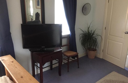 Peterborough House | Beautiful private room with Kingsize bed and large private en-suite