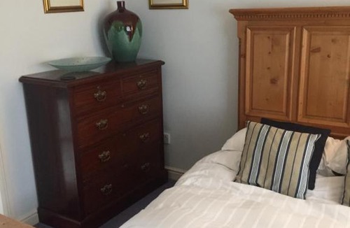 Peterborough House | Beautiful private room with Kingsize bed and large private en-suite