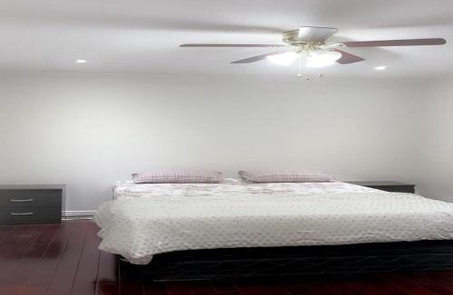 Mount Pleasant House | Beautiful private Room near Toronto pearson Airport