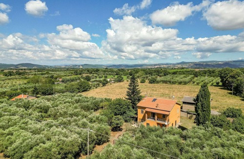 Pitigliano House | Beautiful private villa for 5 people with WIFI, A/C, TV and patio