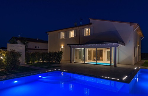 Monsummano Terme Villa | Beautiful private villa for 13 guests with A/C, hot tub, private pool, WIFI, sauna, TV and patio